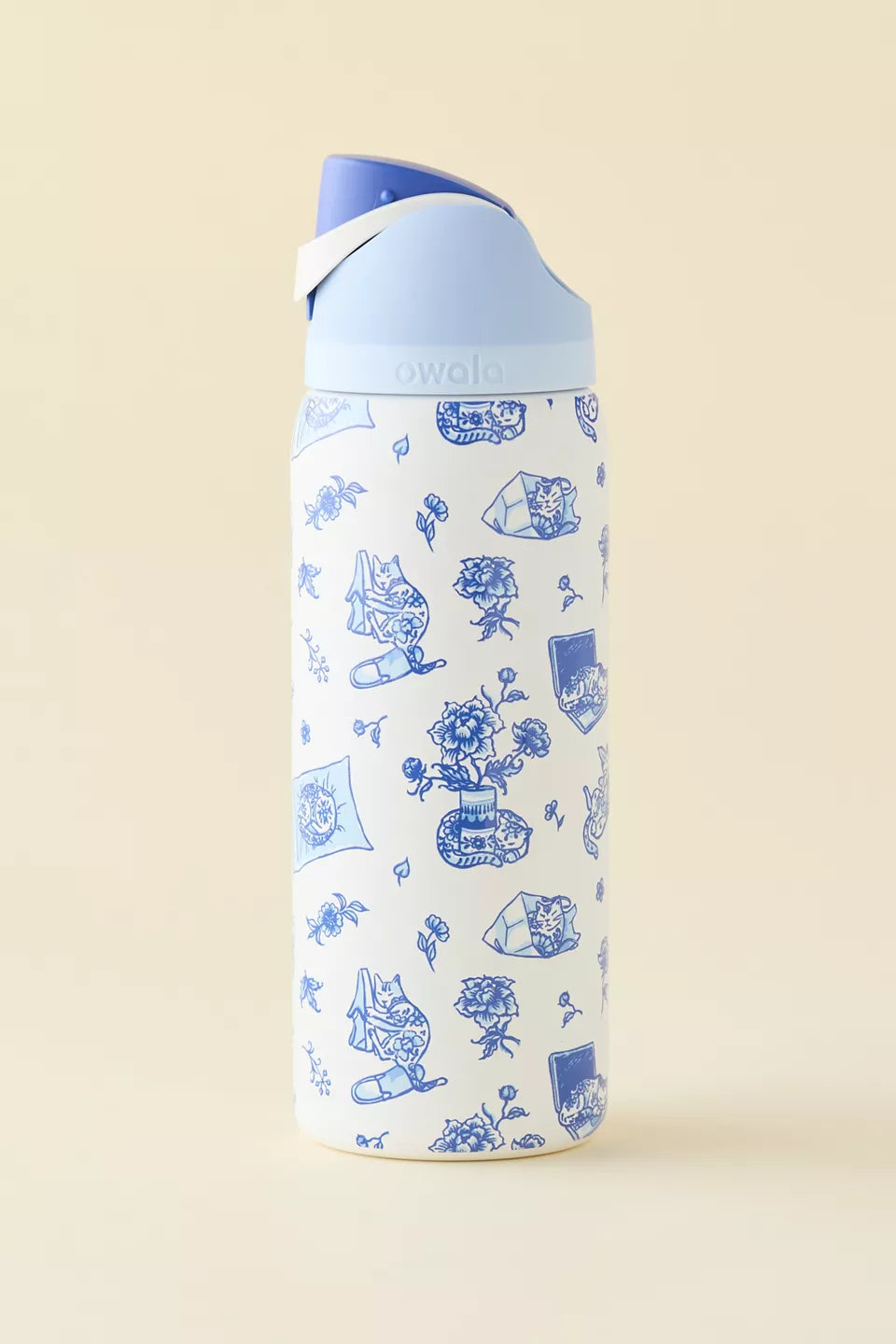 Owala UO Exclusive Delft Cat Print FreeSip 32 oz Water Bottle
